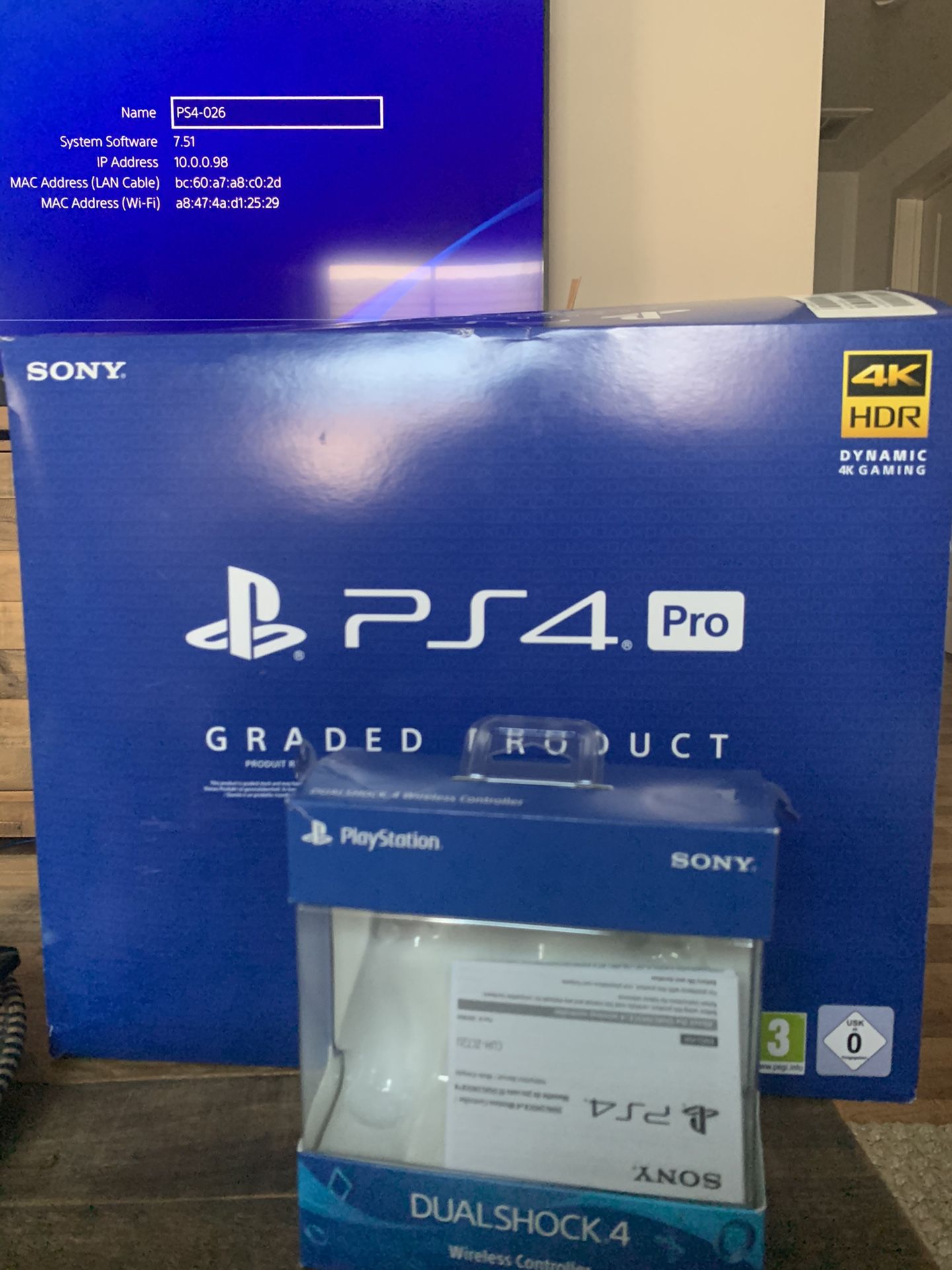 PS4 Pro 1TB + 2 controllers + 3 games