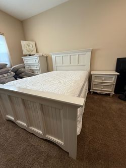 5 Piece Bedroom Set- Full Size