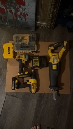 Dewalt reciprocating saw (no battery included)