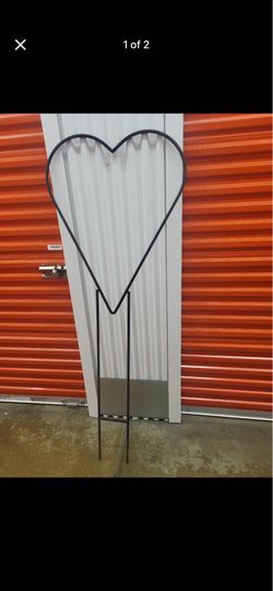 Metal heart shaped trellis