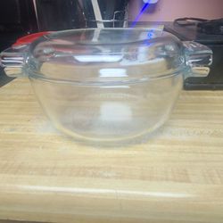 VINTAGE PYREX COLLECTABLE (FRANCE) CASSEROLE DISH