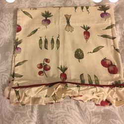 Valance Curtain (1)  60 IN x 13 IN (152 CM x 33 CM)