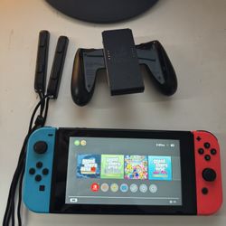 Nintendo switch w/ games and sd