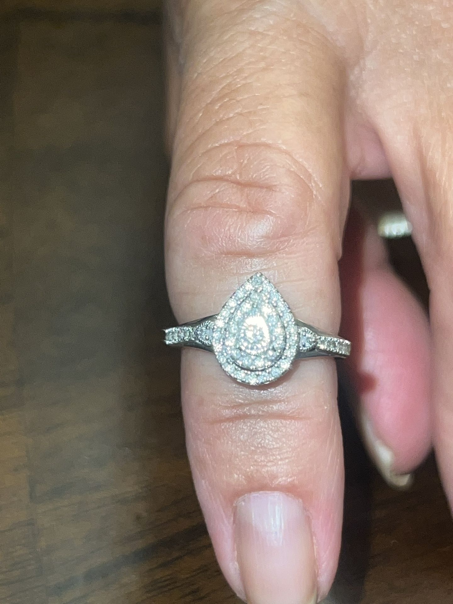 Wedding / engagement Ring