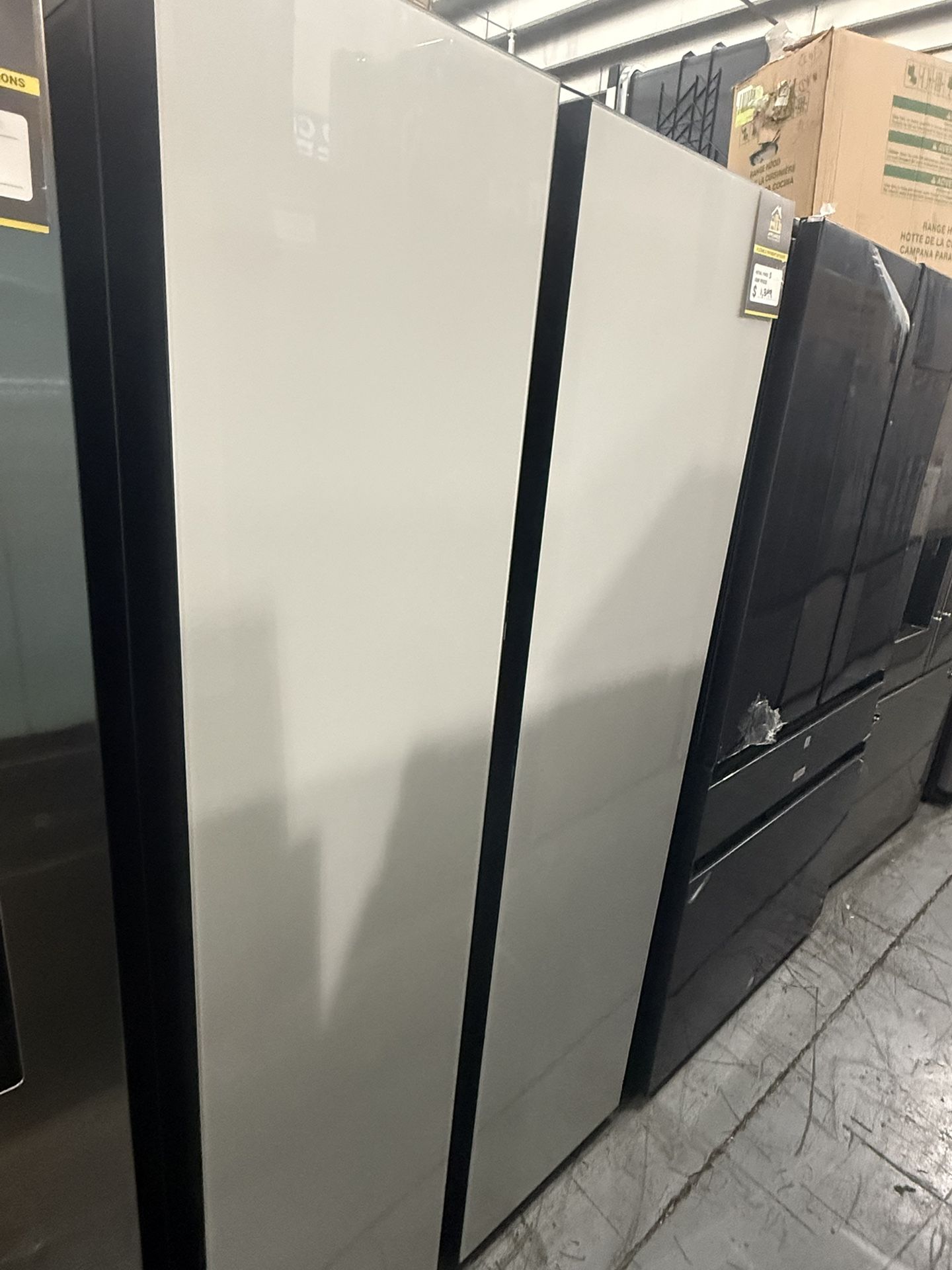 Samsung Samsung 28.0 Cu. Ft. Side-by-Side Refrigerator in White Glass