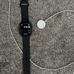 Apple Watch SE 44MM Aluminum Case