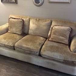 Couch Sofa Loveseats Sectionals 