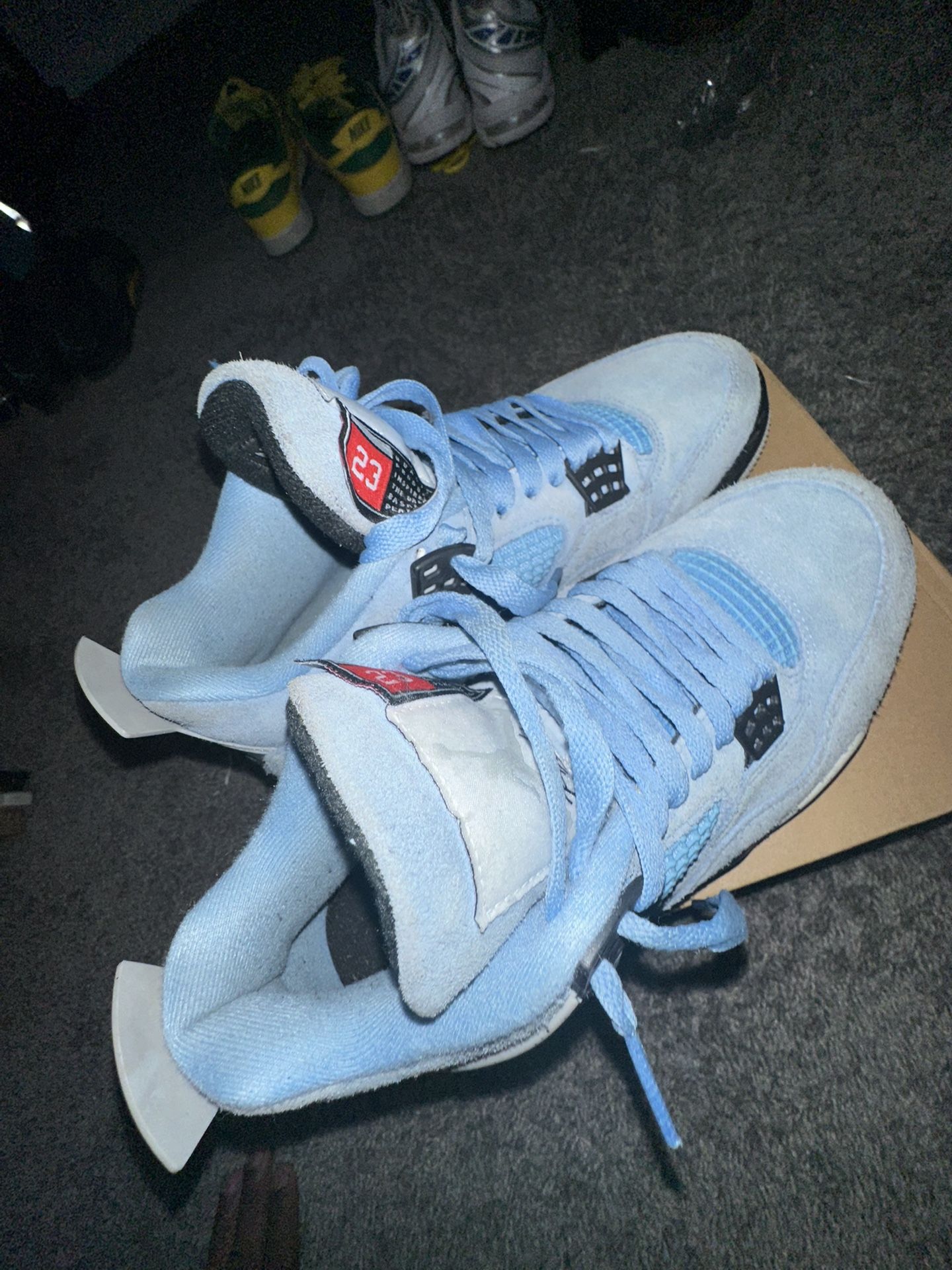 Jordan Retro 4s University Blues