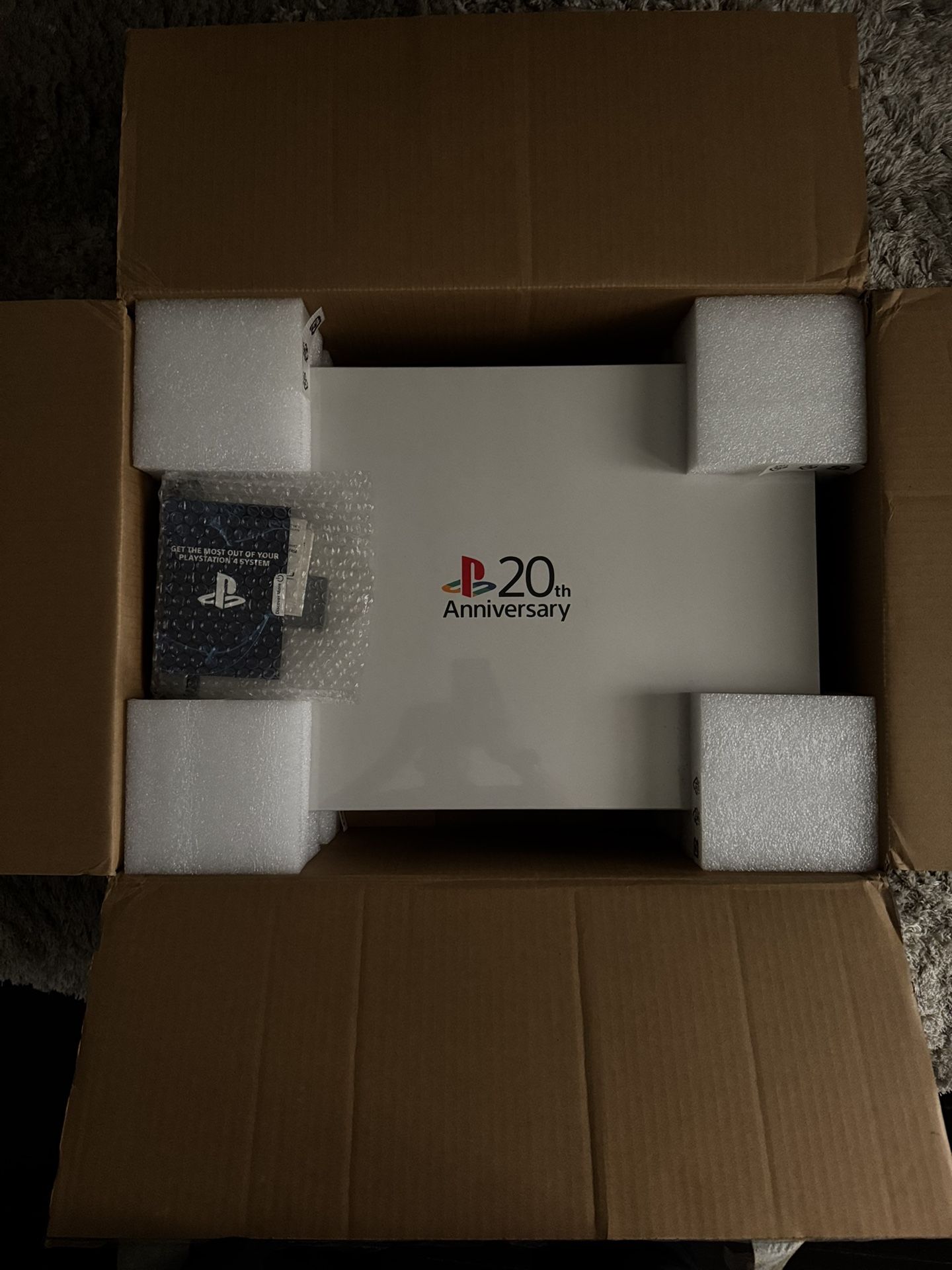 Play Station 4 20th Anniversary Edition