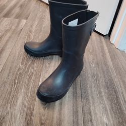 Women’s black mud muck boots size 6