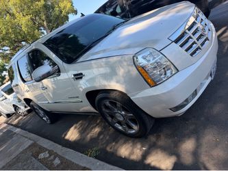 Cadillac Escalade premium 2011 Clean Title