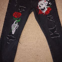 Embroidery Black Ripped Jeans