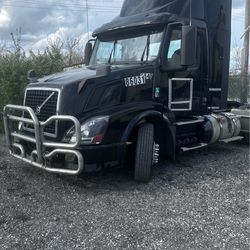 2015 Volvo for sale $17,500 OBO