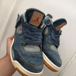Jordan 4 Levi’s 