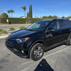 2018 Toyota Rav4  XLE, Clean Title, 76k miles 