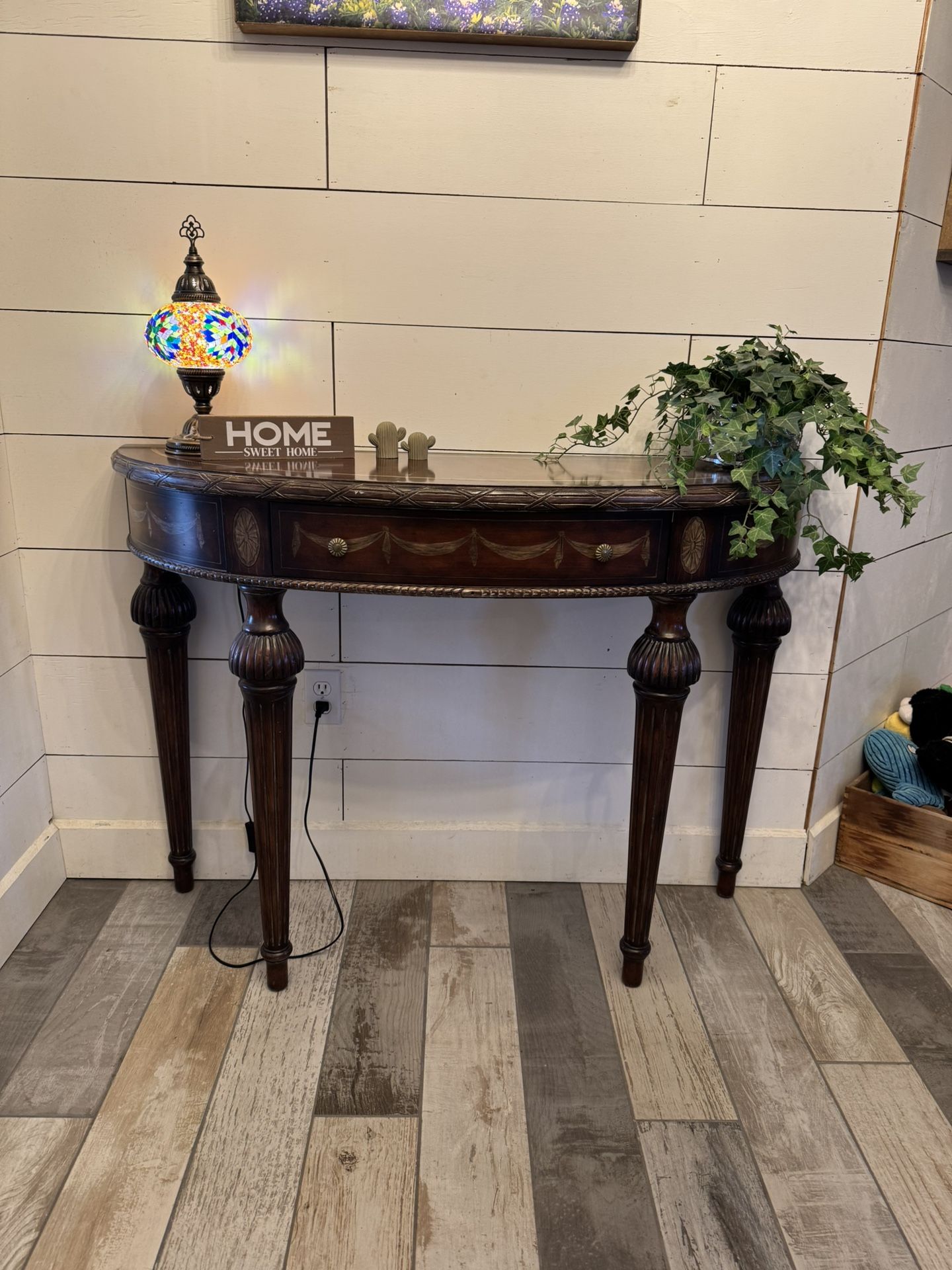 Nice Entry Way Table