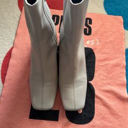 Jeffrey Campbell Women's Grey Boots Sz. 8.5 