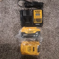 Dewalt 20v  2 Batteries 4ah and charger dcb112 Firm Price Precio Firme