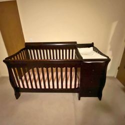 Crib With Changing Table Attached 3 Drawers For Storage /Matching Chest 