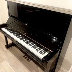 Like New Yamaha U3 Upright Piano Superb Condition 