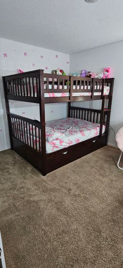 2 Full size Trundle twin bed