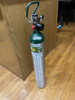 OXYGEN. COMPRESSED USP UN1072 MEDICAL GAS CYLINDERS