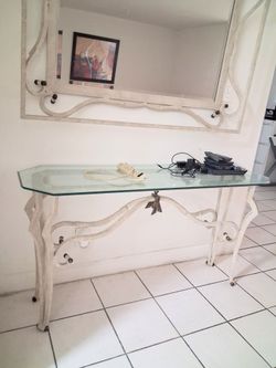 Best Cash Offer Takes Mirror and Entry Table