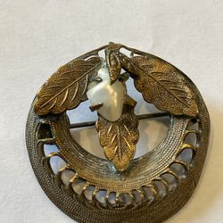 : Vintage Leaf & Pearl Brooch – Mid-Century Costume Jewelry