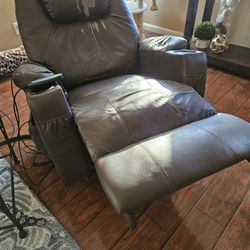 Great Power Lift Recliner 