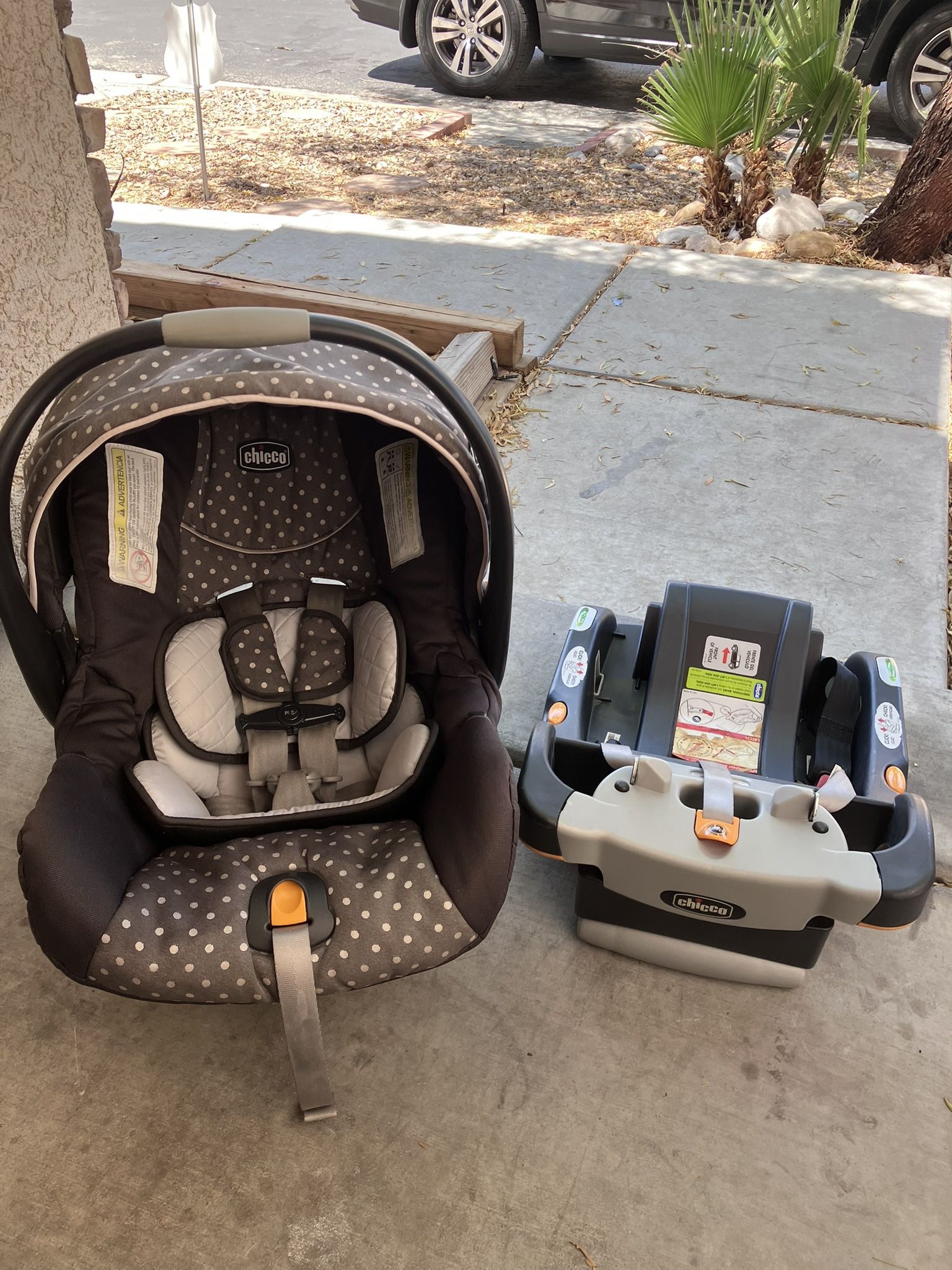 Chico Keyfit 30 Car Seat And Base