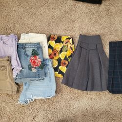 Shorts And skirts Lot ! Size M