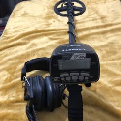 Garrett AT Pro Metal Detector 