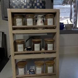 spice rack / shelf 