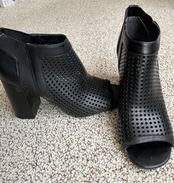 Guess Women’s Boots