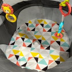 Fisher-Price Portable Bassinet On-The-Go Baby Dome, Travel Play Space with Developmental Newborn Toys & Canopy, Windmill