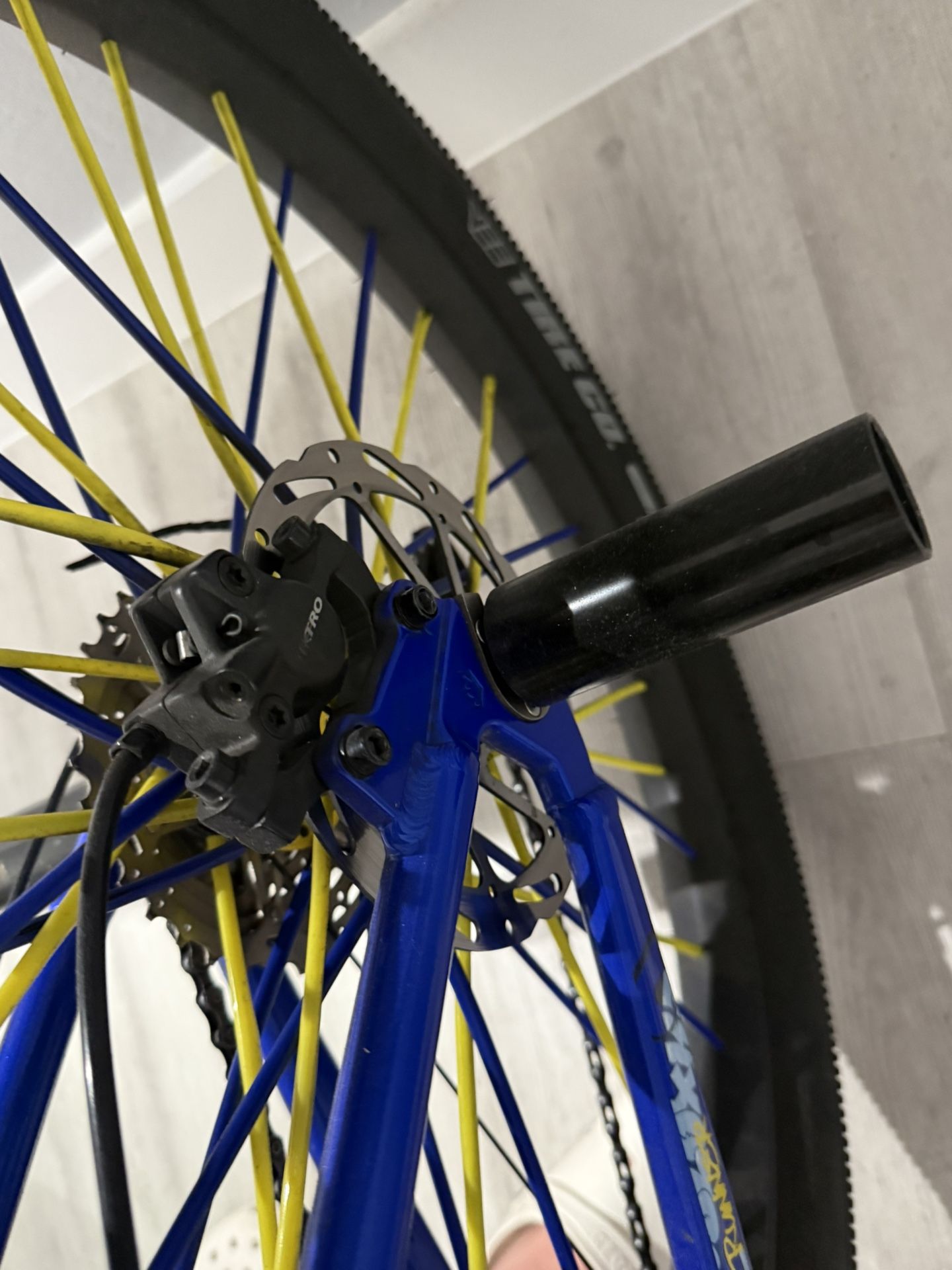 Throne Bike 27.5”