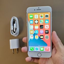 iPhone 7 - UNLOCKED - Like New  