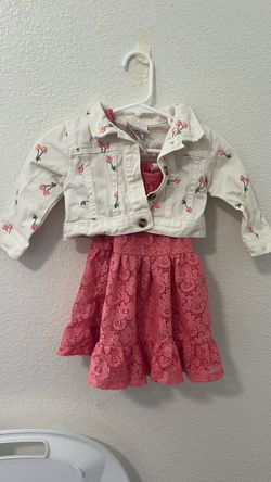 Girl 12+ months clothed