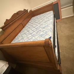 Victorian Trundle Day Bed With Pull Out