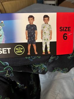 New Disney Pixar kids 4-piece pajama set is size 6