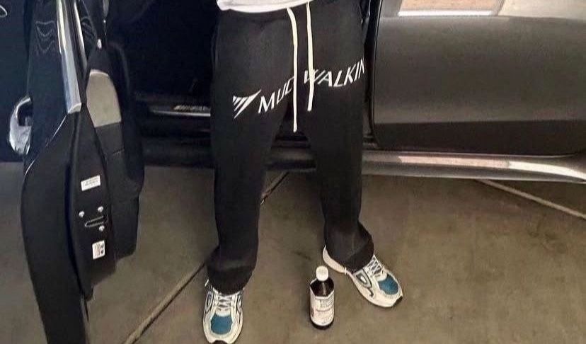 mud-walkin sweats