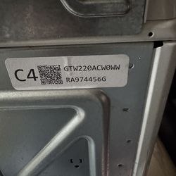 GE 4.0 CU FT Capacity Washer with stainless steel basket and water level control