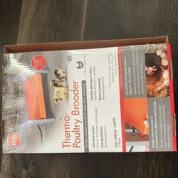 K&H Poultry brooder 