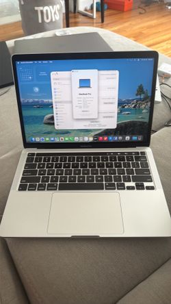MacBook Pro 13” 2020 16gb ram 500gb ssd