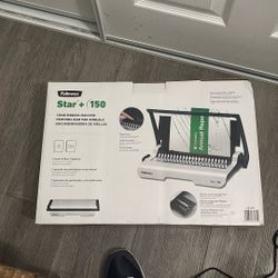 Fellowes Star+ 150 Manual Comb Binding Machine. 