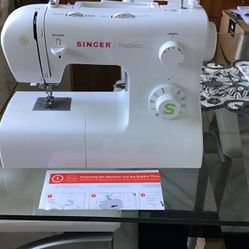Singer Sewing Machine (Tradition 2277)