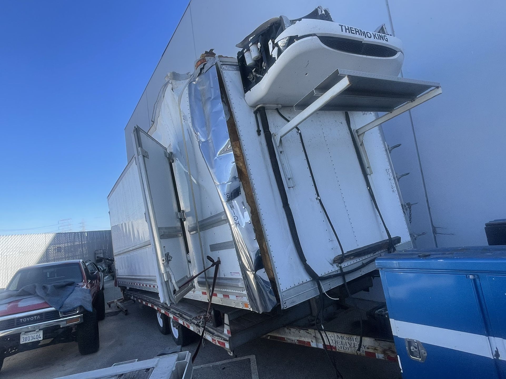 26” Bobtail Truck Box And Some Hand Pallet Jacks for Sale in Los ...