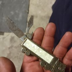 Pocket Knife 