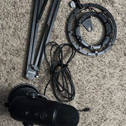 Blue Yeti Microphone With Boom Arm