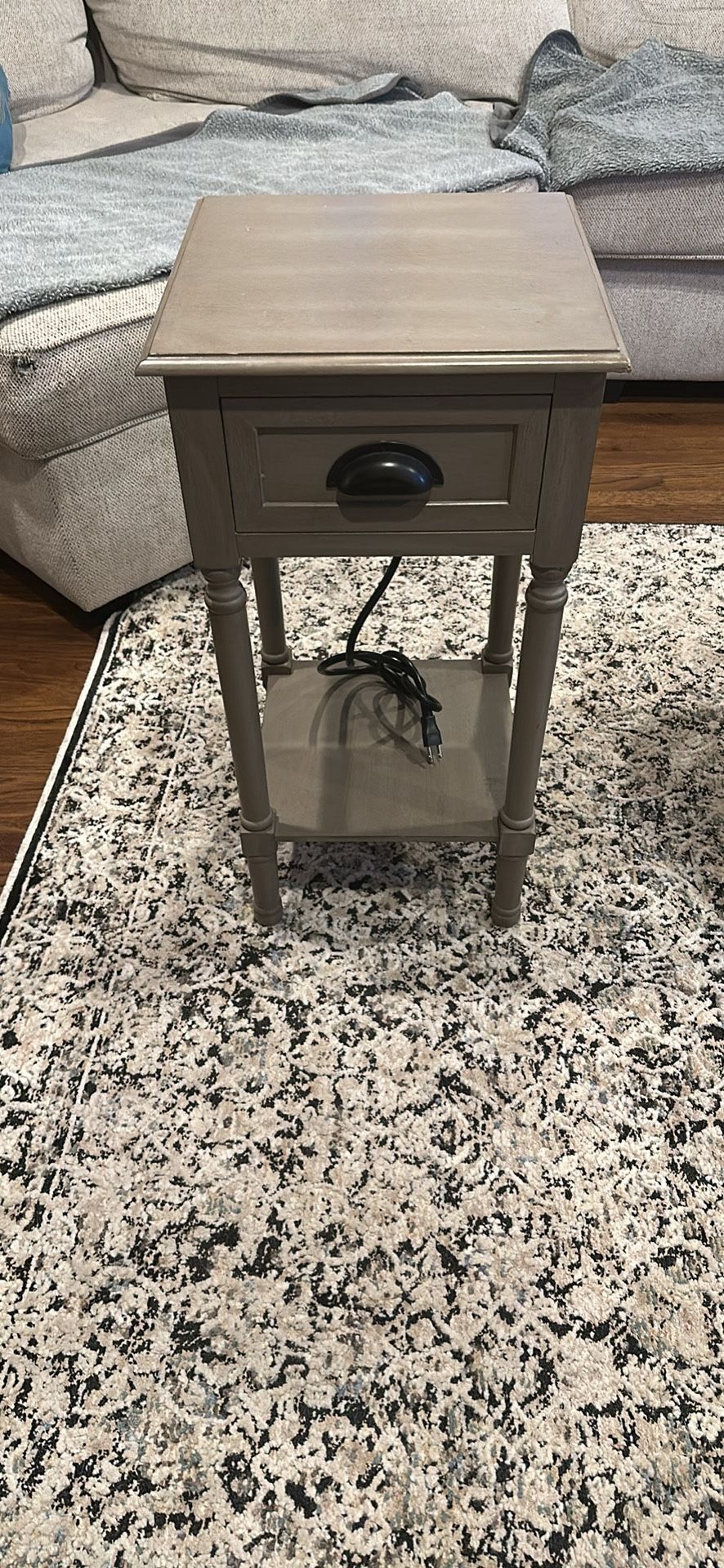 Nightstand/end table